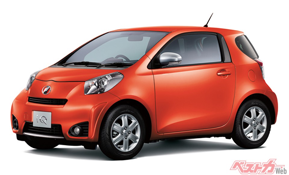 第1位:iQ(2008年)。全長3mの車体に4名乗車3ドアを実現した5ナンバー車。軽自動車の国でよくぞここまで