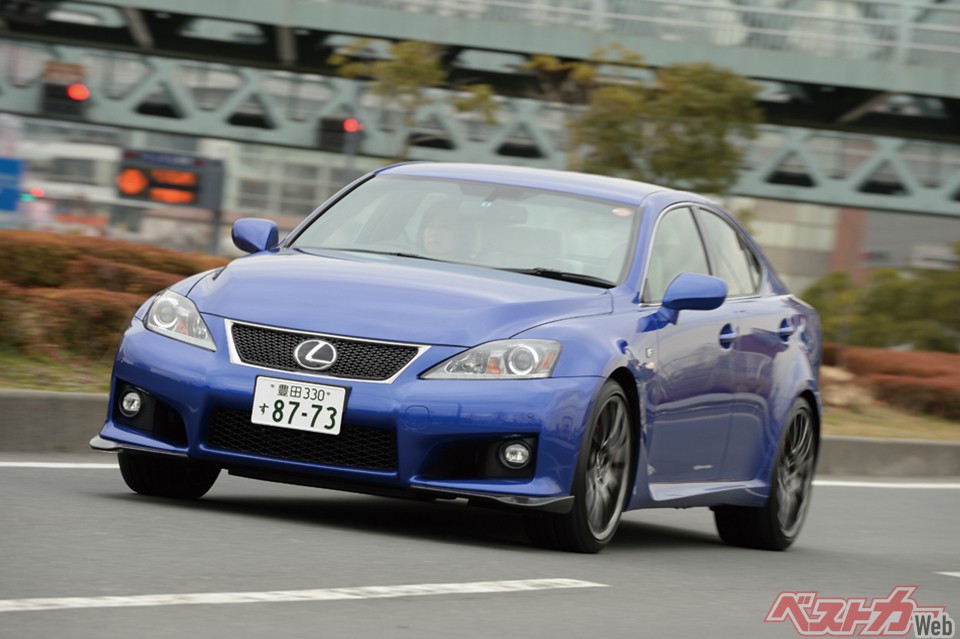 第4位:IS F(2007年)。5L V8エンジンを積む4ドアスポーツサルーンの快作。性能と存在感で独メジャーに並んだ