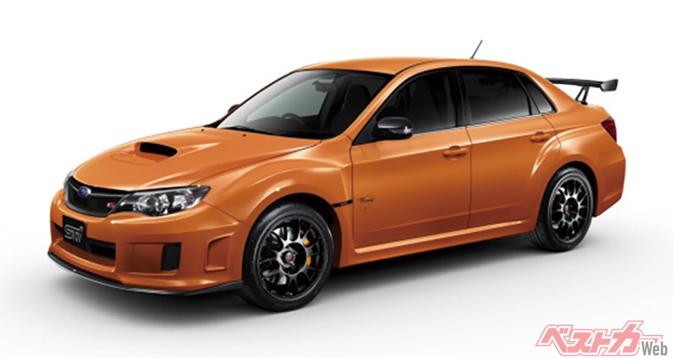 第5位:3代目WRX STI tSタイプRA(2013年)。スペックCをベースに、「RA」としての走りを追求。11:1のステアリングレシオを初採用