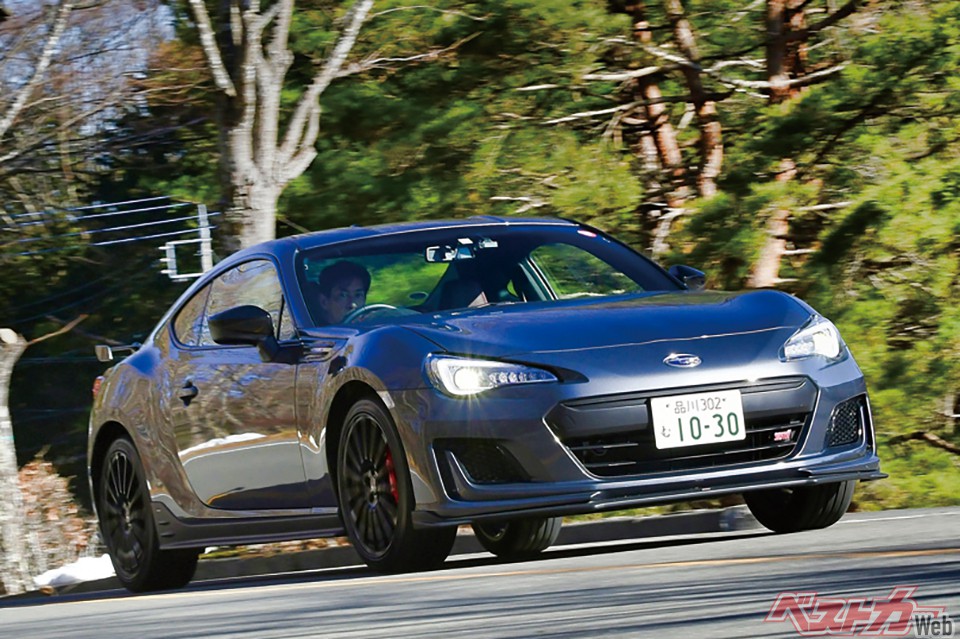 第9位:初代BRZ(2012年)。初代86をOEM供給するだけでなく、スバルもちゃんと存在感を発揮してくれたのがうれしい