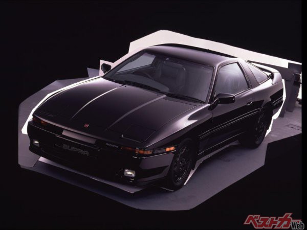 3.0GTターボAに搭載されるエンジン「7M-GTE(U)」は最高出力270psを誇り、89年にフェアレディZが280psで登場するまで国産で最も高出力な量産車として君臨した