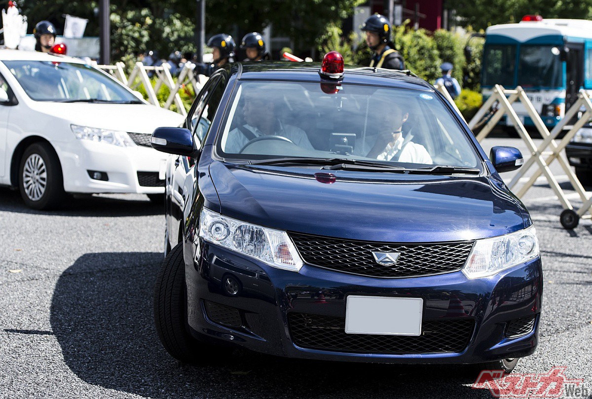 警察マニア予備軍以外 誰得 細かすぎる覆面パトカーの見分け方 自動車情報誌 ベストカー 警察マニア予備軍以外 誰得 細かすぎる覆面パトカーの見分け方 自動車情報誌 ベストカー