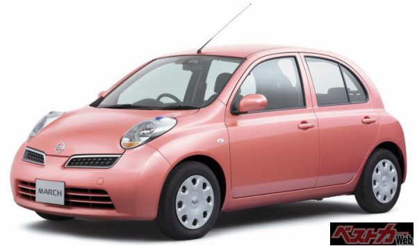 2002~2010年まで販売された3代目マーチ。2003年時点で平均月1万台ほど売れていた。2003年10月にはスポーツモデルの12SRがラインナップに加わった