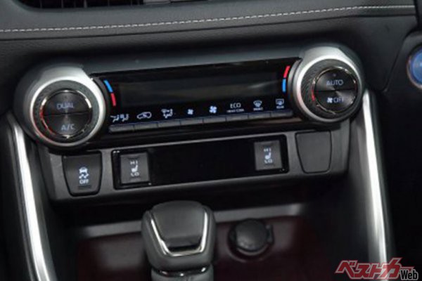 エアコンは付けっぱなしにせず、天候を考慮して設定温度の調整やオン/オフの切り替えを行いたい