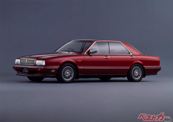 その豪快な走りから社会的な「シーマ現象」を引き起こした初代シーマ