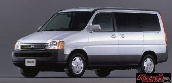 「こどもといっしょにどこいこう」のCMで話題となった初代ステップワゴン