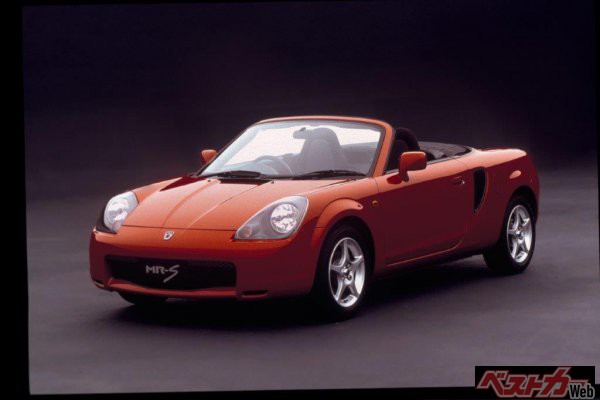 MR-Sはより速さを重視したMR-2に対し、操る楽しさにフォーカスした内容に変更された