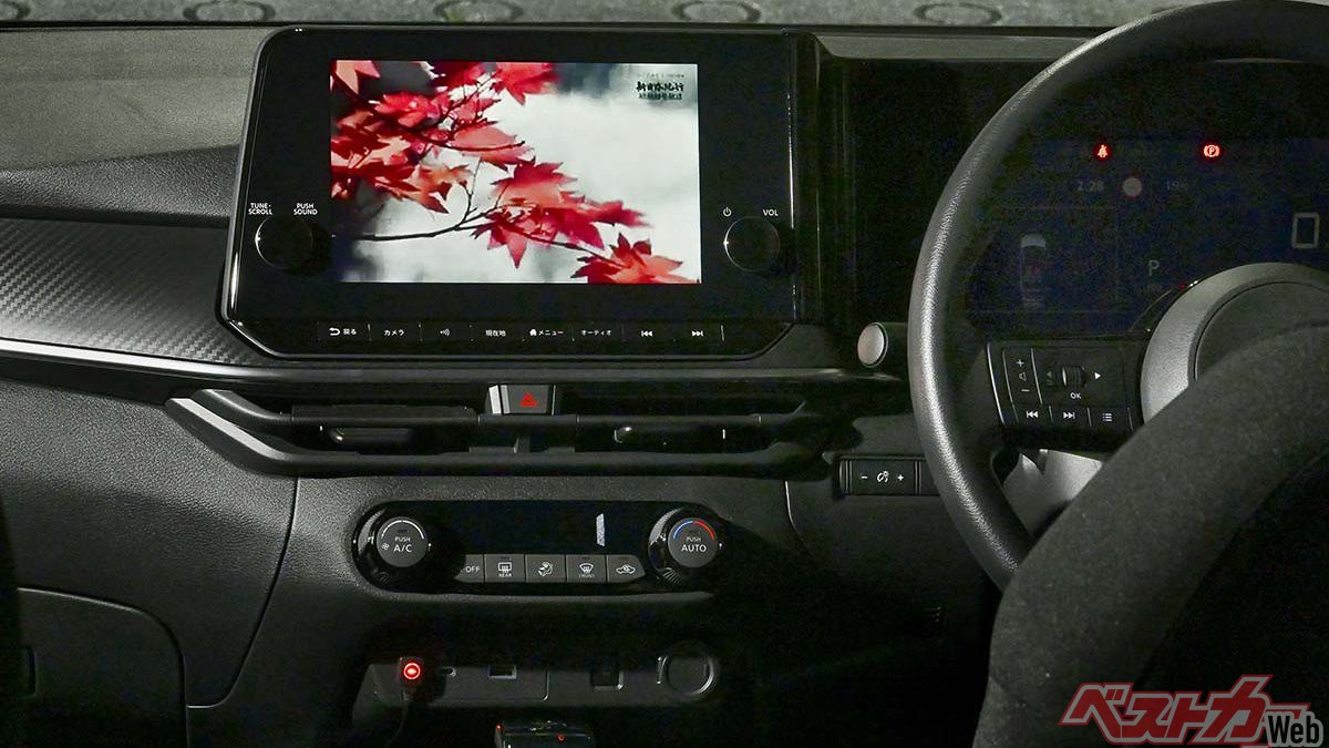 日産ノートオーラで走行中にテレビが楽しめるTV-KIT NTV427が新登場！ - 自動車情報誌「ベストカー」