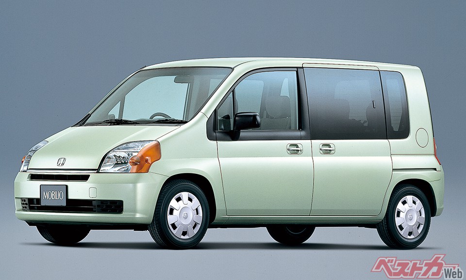 2001年登場。欧州の路面電車をモチーフにしたらこうなった。マニア受けはバツグンだ!