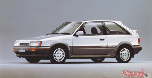 1985年、国産初のフルタイム4WDとして登場したマツダ ファミリア4WD