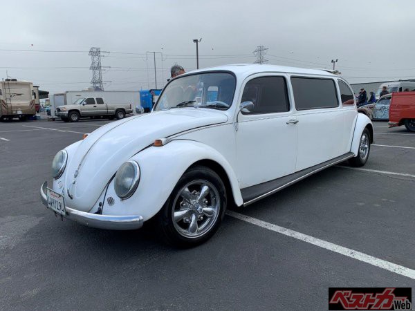 これは珍しいタイプIのストレッチリムジン。エンジンはツインキャブ化しているという。こんなリムジンでパーティーにいくのも楽しそう