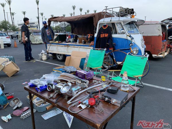 スワップミートはまさかの掘り出しモノが見つかることもあり、つい探してしまう