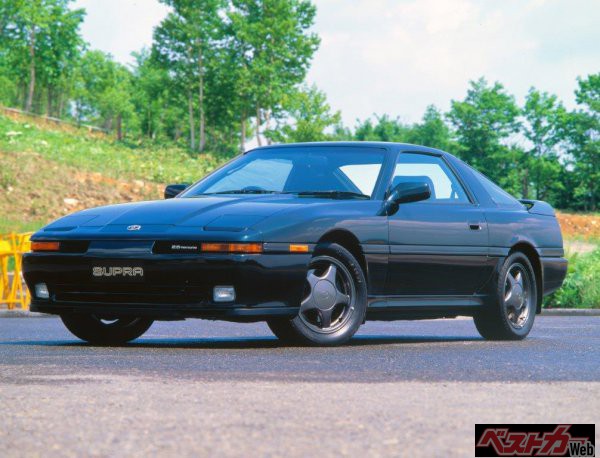 A70型スープラは1990年のマイナーチェンジで追加された「2.5ツインターボR」で1JZ-GTEが搭載された