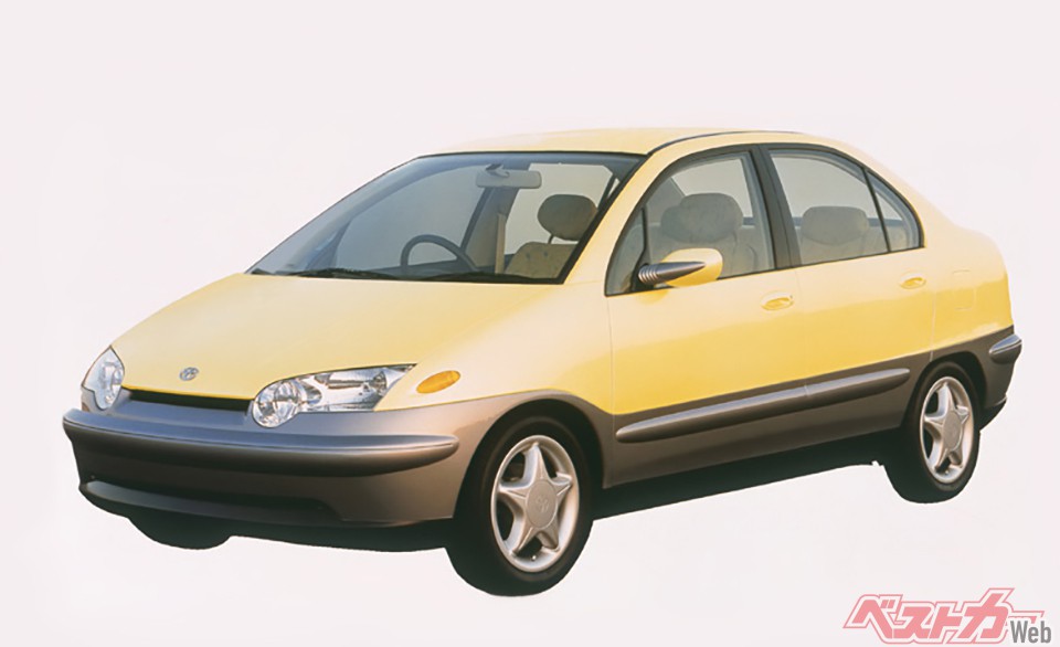 トヨタ プリウスコンセプト（1995年）　初代プリウスのコンセプトカー。初代モデルの面影あり。「地球に優しいクルマ」第一章