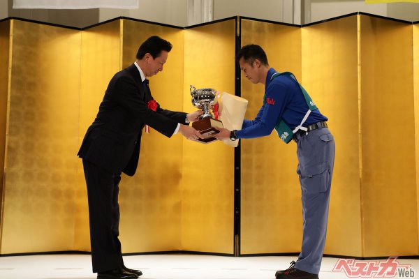中小企業枠で最優秀選手となった岡山スイキュウの一岩雅人選手
