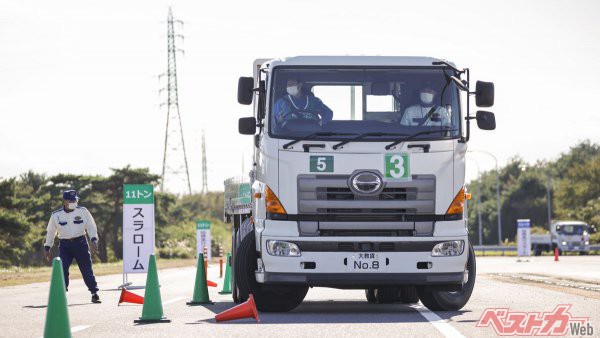 これぞプロの運転技量 全国トラックドライバー コンテスト 自動車情報誌 ベストカー