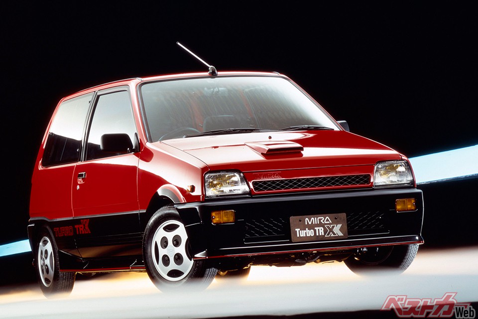 ダイハツ ミラターボ TR-XX 547ccの直3 SOHCターボを搭載し、最高出力52psと最大トルク7.1kgmを発生。中古車もまだ流通しており、50万〜80万円ほどで見つかる