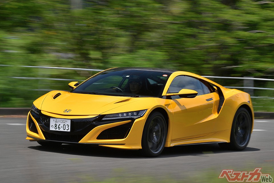 デビュー時から507psを出してきた。本来ならドンドン出力を上げて、世界のスーパーカーたちと勝負したかったことだろう。未完の大器と言えるかもしれません。高回転まで引っ張ると素晴らしいエンジンフィールです