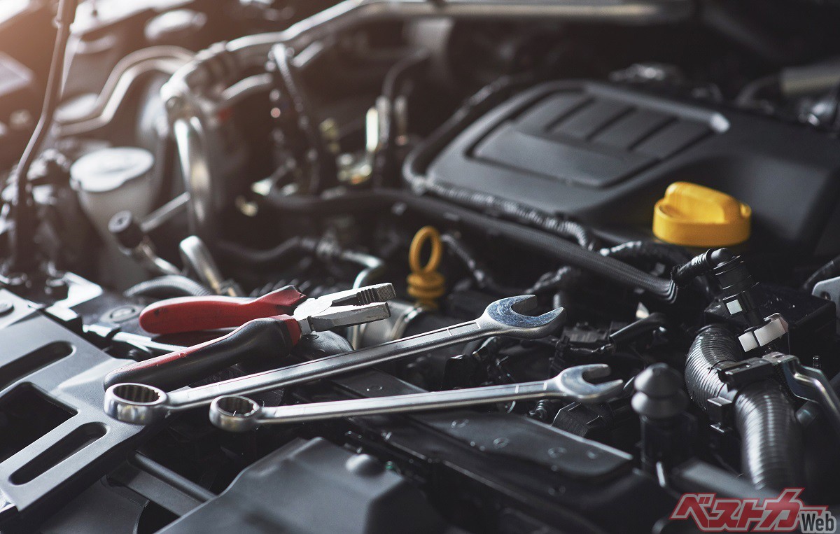 隠れ残業も横行!? 自動車整備士の見えざる勤務実態 なぜ報酬は上がら