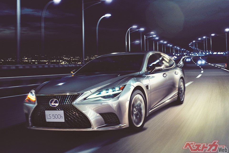 タイヤの変更のほかにも先進技術面も進化。LTAのセンタートレース性向上や、周辺車両の動きに配慮する最新版のレクサス・チームメイトを実装する