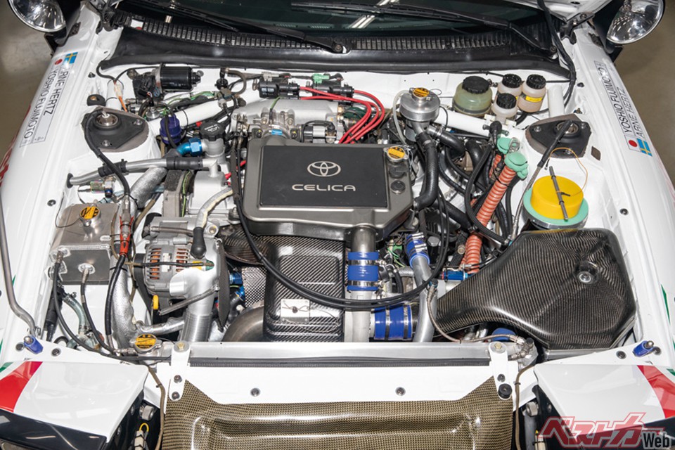 当時のスペックで299ps/5700rpmを発生した3S-GT改(1988cc、直4DOHC+ターボ)