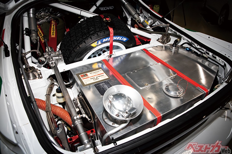 サファリ専用140Lタンクを積むが最長ステージでは途中給油が必要だった