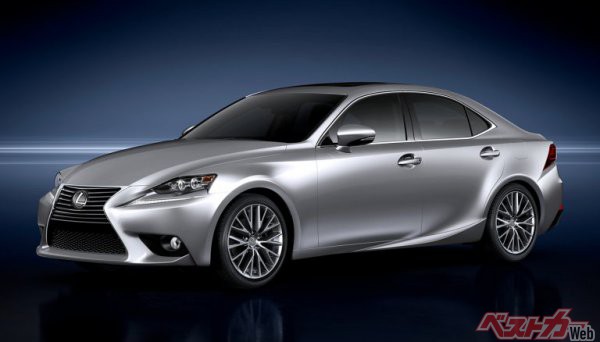 2013年、現行モデルデビュー時レクサスIS