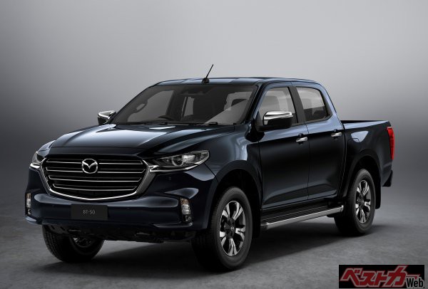 マツダ「BT-50」どこから見てもマツダのクルマだが、実は上記の「D-MAX」の兄弟車(OEM車)であるから驚きだ。ワイルドなD-MAXとは違ったエレガントさを感じる