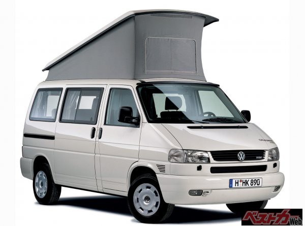 キャンパー仕様のT4カリフォルニア(1996年)。T4より駆動方式がFFとなった。日本が唯一T4で「ヴァナゴン」を名乗った。日本では残念ながら短命のモデルで終わった<br>