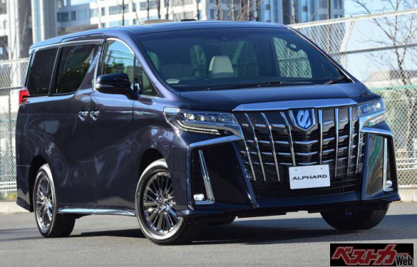 大人気ミニバンのアルファードを超えることができるか。アルファードのボディサイズは全長4945×全幅1850×全高1950mm、ホイールベースは3000mm