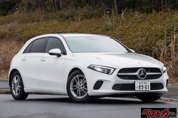 メルセデスベンツのなかではエントリーモデルとなるAクラス。新車で購入すれば、もちろん「シェアカー・プラス」を利用可能だ