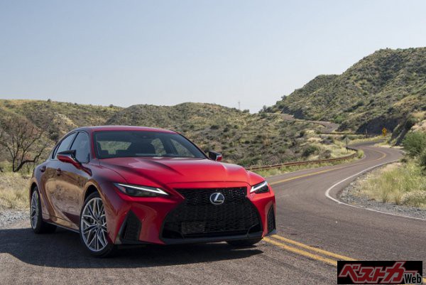 日本でもマイチェン後のISの売れ行きは好調に推移している。恐らく北米のみ設定されたIS500を日本にも!というリクエストが多く寄せられているに違いない。是非日本にも早期投入を!!