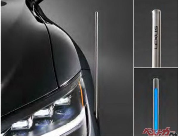 レクサスLS。LEDを採用する固定式フェンダーランプ。価格は2万6000円(税別)
