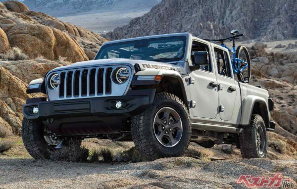 フィールドは地球 最強トラックのジープ グラディエーターが日本発売開始 自動車情報誌 ベストカー フィールドは地球 最強トラックのジープ グラディエーターが日本発売開始 自動車情報誌 ベストカー