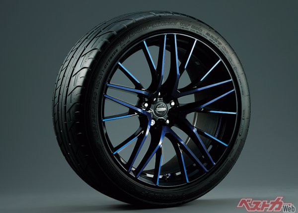 車種専用設計のタイヤはディーラーで購入するのが一般的。日産GT-Rなどは車種指定タイヤが設定されている