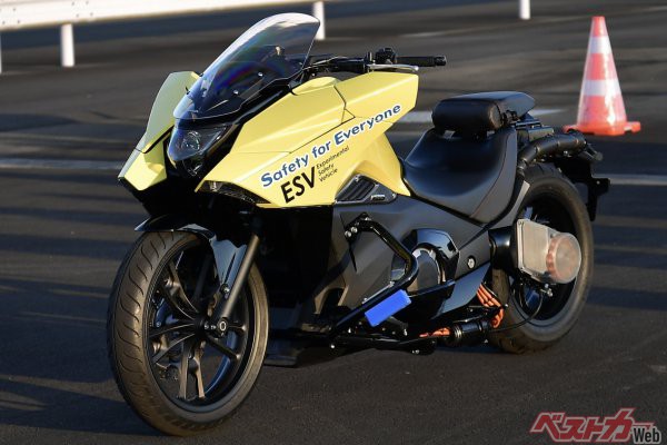 ホンダが二輪で考える先進安全の今 世界中で事故をなくすための方策とは 自動車情報誌 ベストカー ホンダが二輪で考える先進安全の今 世界中で事故をなくすための方策とは 自動車情報誌 ベストカー