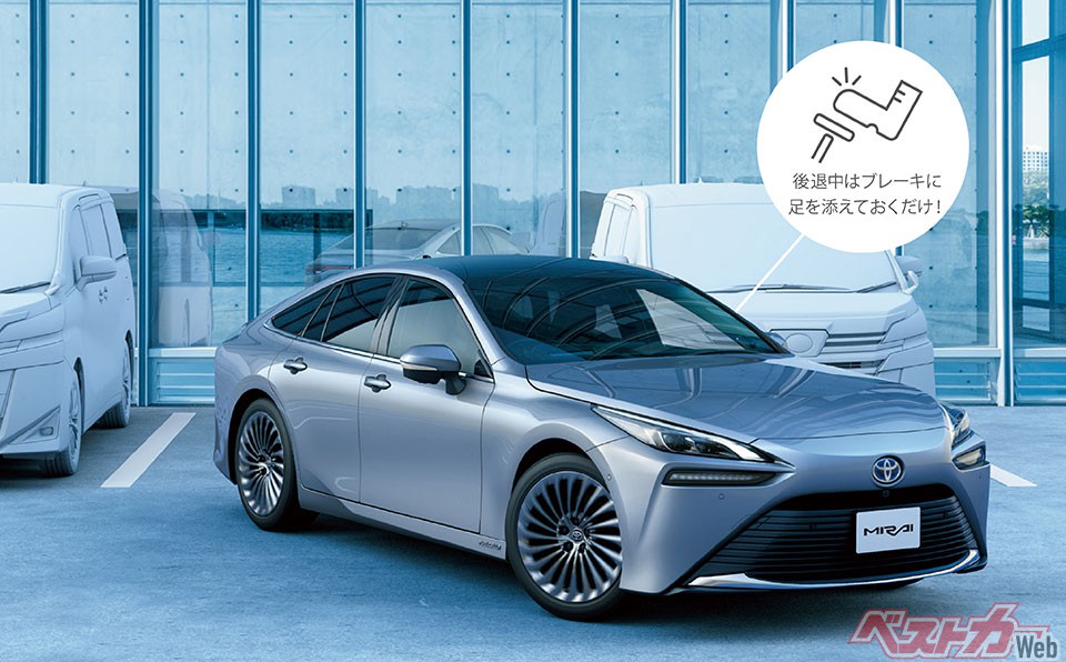 白線がない駐車スペースでもメモリーすれば自動駐車してくれるトヨタの「アドバンスドパーク」