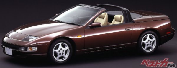 1992年にはオープン2シーターの「コンバーチブル」が追加された。Z32の美しいデザインを生かした贅沢なオープンカーである