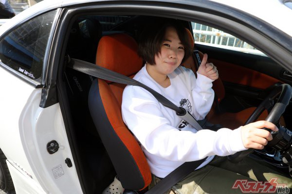 若き女性スポーツカーオーナーの愛し方とは クルマ好き女子部part1 自動車情報誌 ベストカー 若き女性スポーツカーオーナーの愛し方とは クルマ好き女子部part1 自動車情報誌 ベストカー