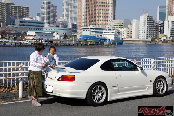 相棒 家族の一員 若き女性スポーツカーオーナーの愛し方とは クルマ好き女子部part1 自動車情報誌 ベストカー 相棒 家族の一員 若き女性スポーツカーオーナーの愛し方とは クルマ好き女子部part1 自動車情報誌 ベストカー