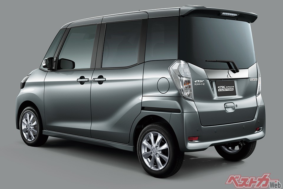 三菱 eKスペースカスタム リア