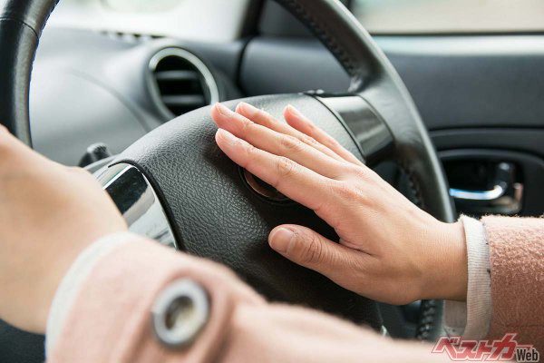 クラクションは商品名って知ってました 車種によって音が違う警笛の秘密はどこにあるのか 自動車情報誌 ベストカー クラクションは商品名って知ってました 車種によって音が違う警笛の秘密はどこにあるのか 自動車情報誌 ベストカー