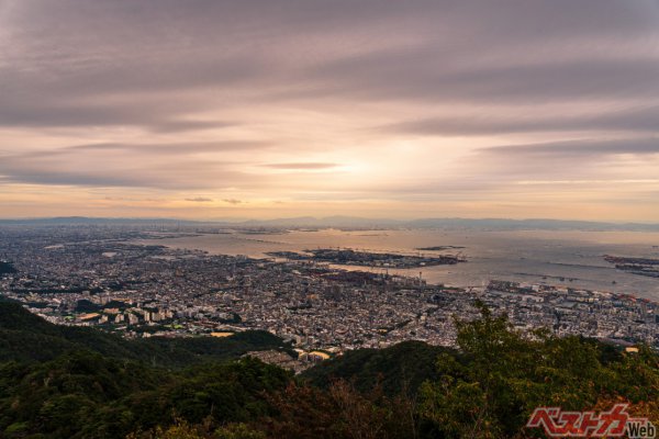 【兵庫県神戸市】標高約700mの「掬星台」から見える朝日