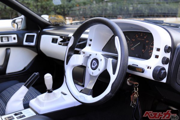 クルマのために仕事をする 自分の子供のような愛おしい存在…若き女性スポーツカーオーナーの愛し方とは【クルマ好き女子部PART2】