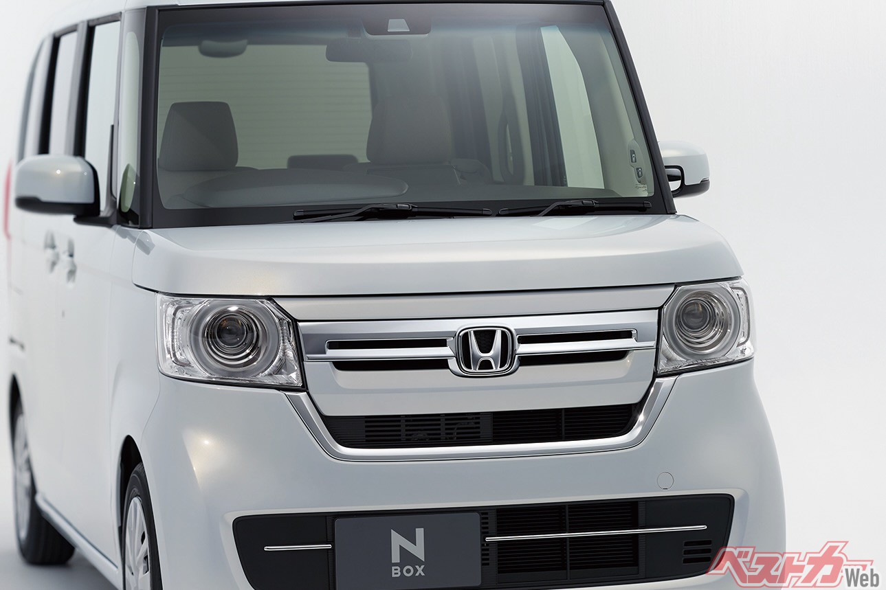 地味に重要な 乗降性 の決め手と悪い車の見過ごせないデメリット 自動車情報誌 ベストカー 地味に重要な 乗降性 の決め手と悪い車の見過ごせないデメリット 自動車情報誌 ベストカー