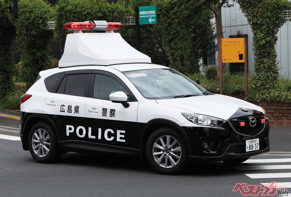 21年を振り返る ランクル ジムニー クラウン 東京五輪に集結したパトカーたち 自動車情報誌 ベストカー 21年を振り返る ランクル ジムニー クラウン 東京五輪に集結したパトカーたち 自動車情報誌 ベストカー