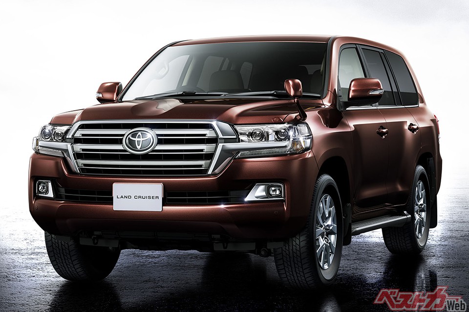 納車が見えない300より高年式ランクル200なら賢い選択だ。V8、4.6Lを味わおう!