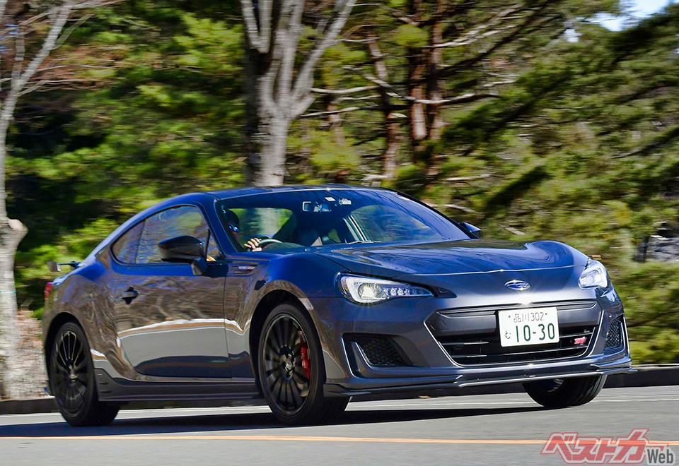 先代の中古流通量は86が多く、値ごろ感があるのはマイナーチェンジ前のモデル。6MTで200万円以内もある。写真の先代BRZも魅力的!