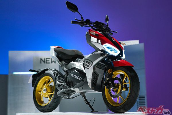 台湾のキムコは、電動モーターサイクルや、EVバイク初の2段変速機を備えたF9（写真）をショーで発表したが、まだ市販化には至っていない