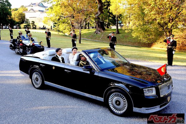 令和元年(2019年)11月10日に行われた即位を祝う祝賀御列の儀では特別仕様のセンチュリーオープンカーを使用。内閣府が購入し、パレードに際して宮内庁に移管。「皇ナンバー」を装着した